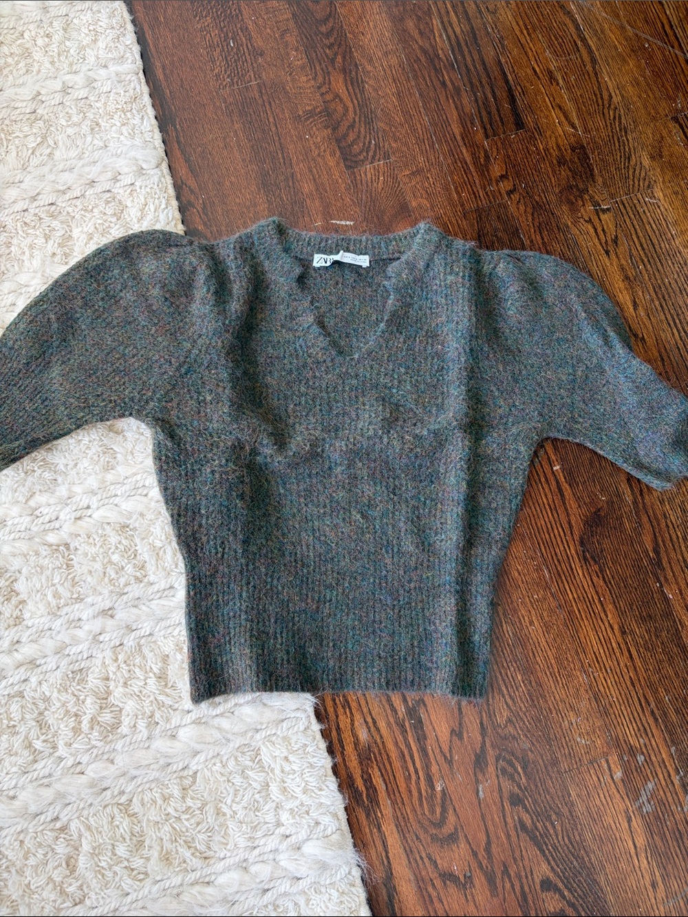 Zara Heathered Olive Green V-Neck Puff Sleeve Sweater
